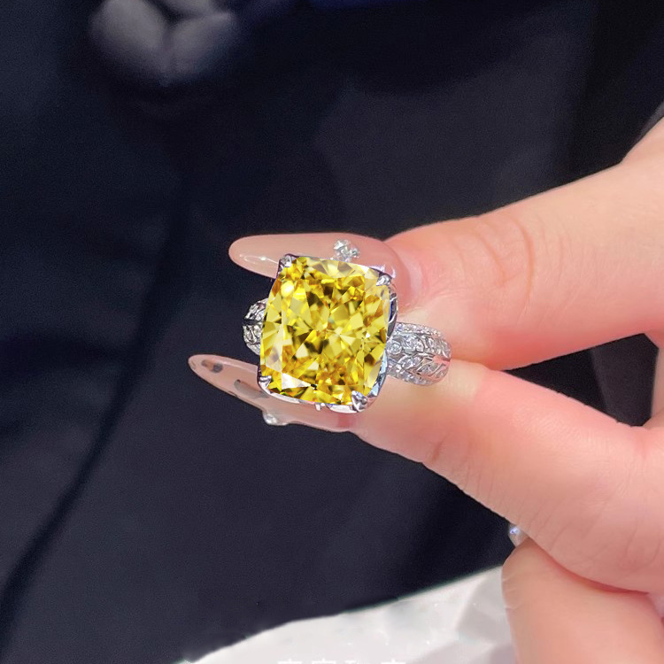 Radiant Majesty Ring - Image 3