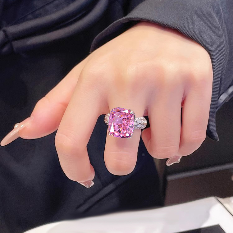 Radiant Majesty Ring - Image 4
