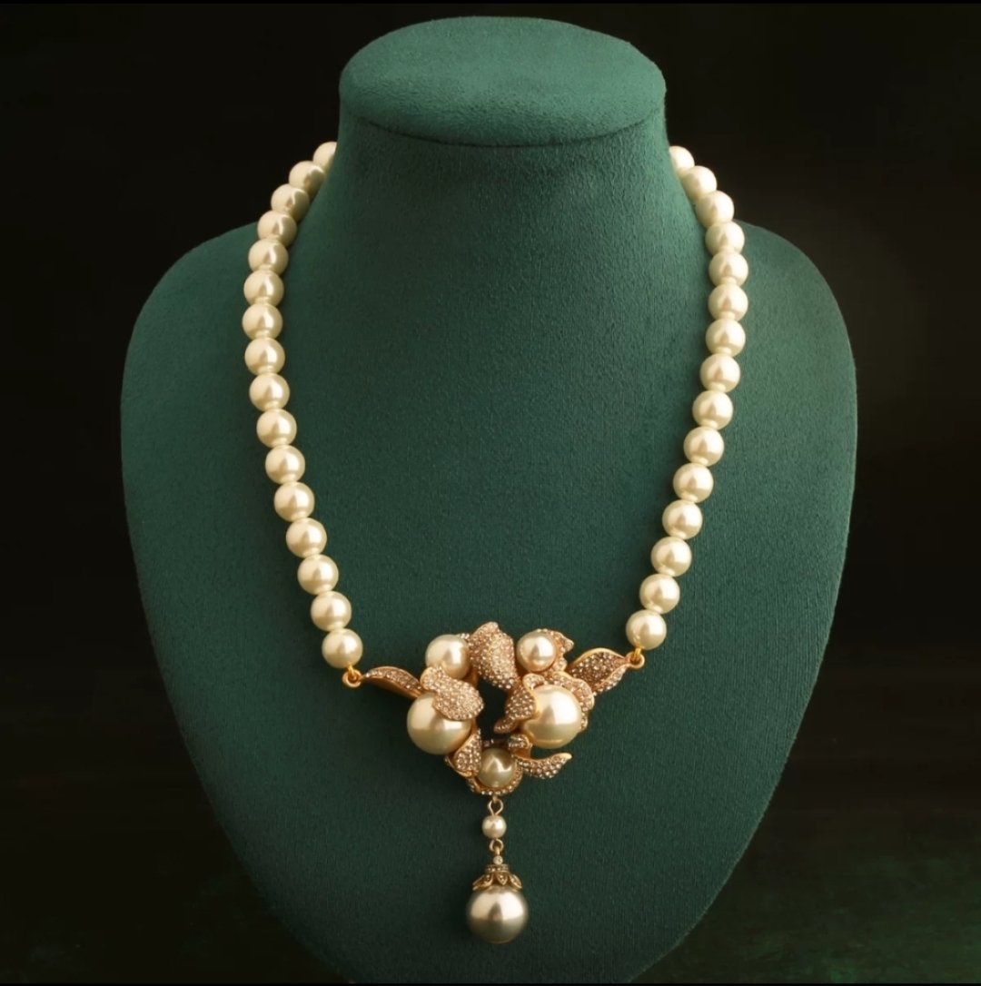 Aurelia Pearl Necklace - Image 3
