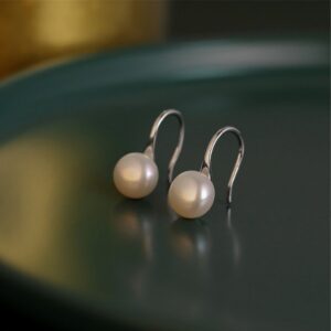 Luna Freshwater Pearl
